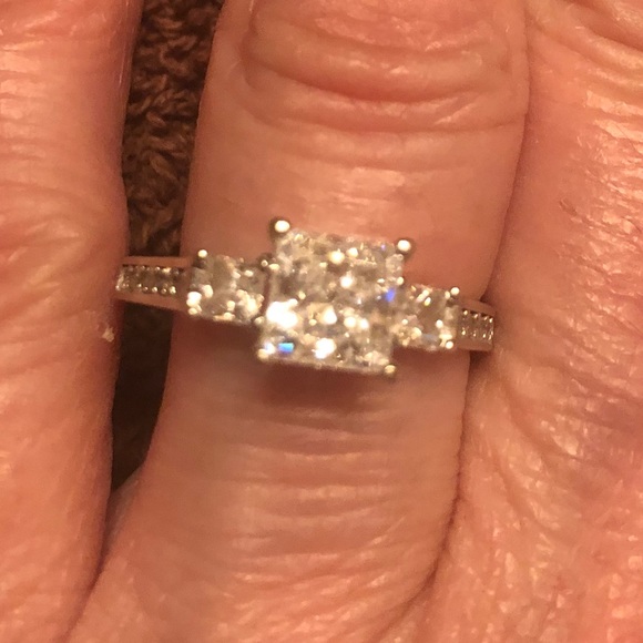 Jewelry - Cubic zirconia 14k Ring